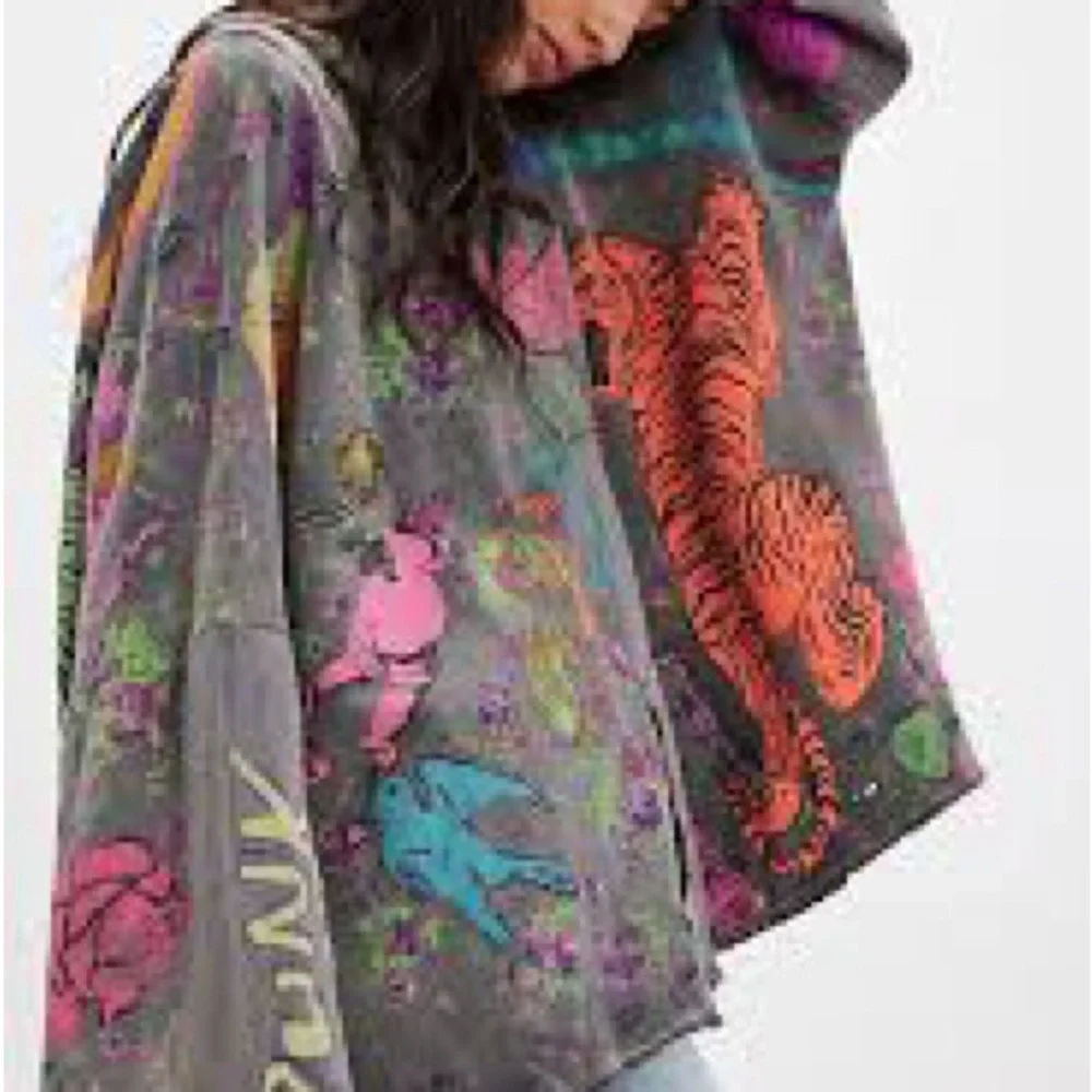 Magnolia Pearl Graphic Raji Hoodie - Picture 2 of 6